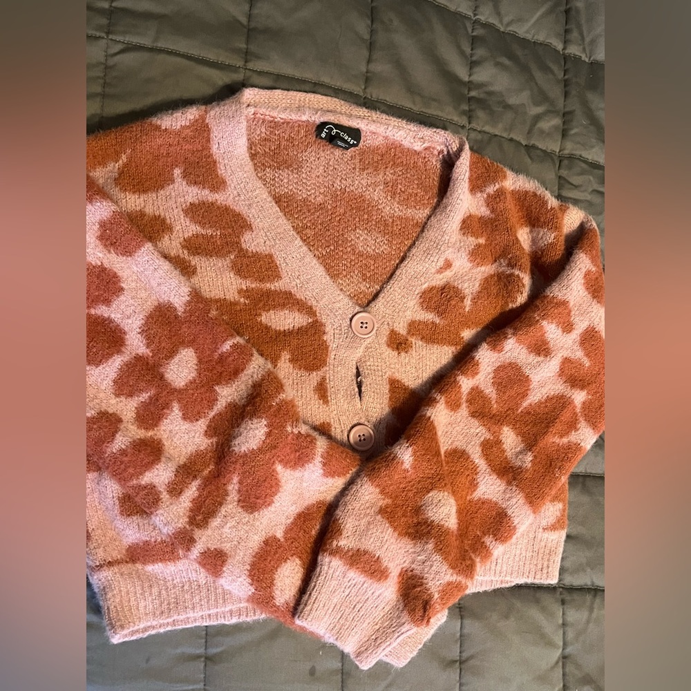Flower sweater